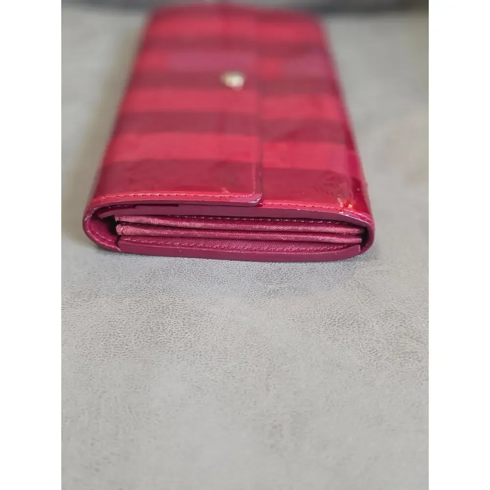 Louis Vuitton Vernis Rayures Sarah Wallet in Red Striped Patent Leather - Picture 3 of 15